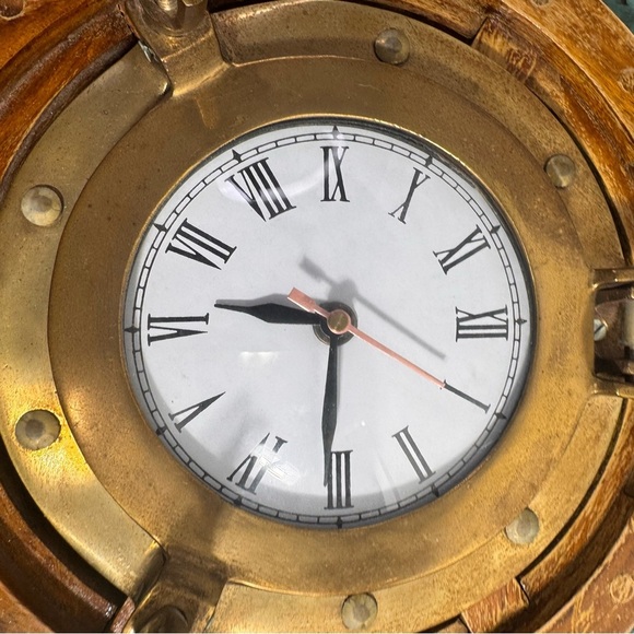 Vintage Large Wooden/brass Ships Wheel Quartz Wall Clock Nautical - Picture 3 of 11